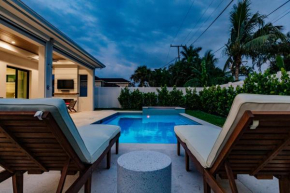 Naples Luxury Orange Blossom Oasis 4-3 Tiki Bar